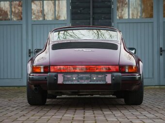 Porsche 911 3.0 SC - 8