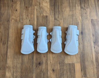 Podsedlova decka, chranice a ohlavka Eskadron - 8