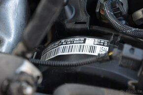 VW Passat B7, 2.0 TDI, 103kW - náhradní díly, LA8X - 8
