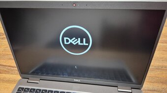 Dell Latitude 5520 - 8
