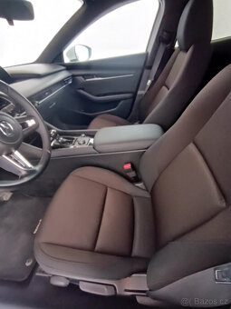 Mazda 3 2.0 skyactive - G 90kw - HEAD UP - ACC - TOP SERVIS - 8