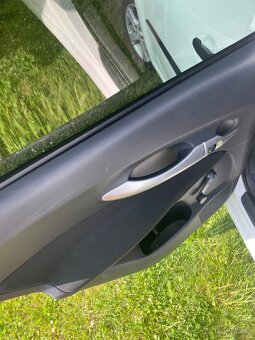 Prodám Toyotu auris - 8