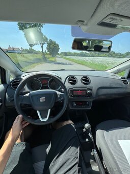 Seat Ibiza 1.4 benzín 2009 rok - 8