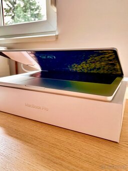 MacBook Pro 14” M1 Pro 2021 - výkonnější varianta - 8