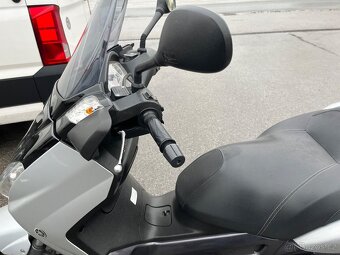 Yamaha Xmax 125,Servisní knížka - 8