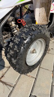 Dětská elektrická čtyřkolka - 8