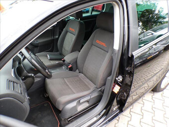 Volkswagen Golf 1,6 i TREND,KLIMA - 8