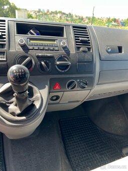 VW Transporter T5 long 2.5 TDi 96 BNZ - 8