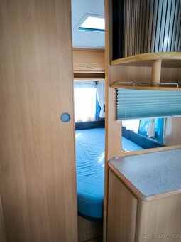 Karavan Dethleffs Camper - fr. postel, plnohodnotná koupelna - 8