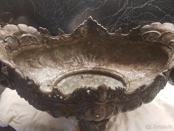 ZARDENIERA VELKA Okridleni draci - 8