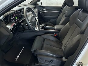 Audi e-tron Sportback S-line Quattro 55 300kW Panorama Tažné - 8