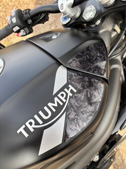 Triumph Speed Triple 1050 RS - 8