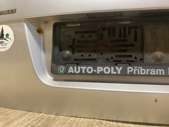 ŠKODA OCTAVIA 2 2004-2013 - PÁTÉ DVEŘE KOMPLETNÍ 9102 - 8