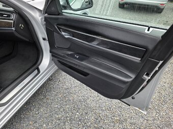 BMW Řada 7 740D X-Drive - 8