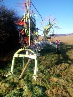 Nahrabovač, shrnovač sena a píce CLAAS LINER 1550TWIN - 8
