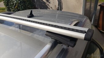 Pricniky Thule na Golf variant a Octavie combi - 8