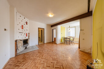 Rodinný dům 4+1,1+kk,1+1, na pozemku 732 m², obec Žabčice - 8