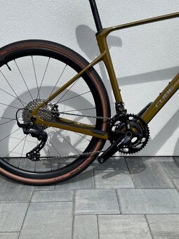 Silnicni a gravel kola CUBE - 8