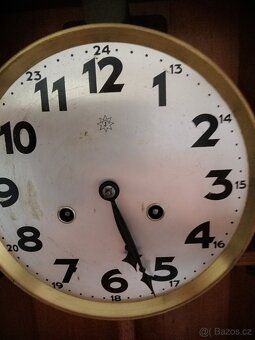 Kyvadlové nástěnné hodiny JUNGHANS - 8