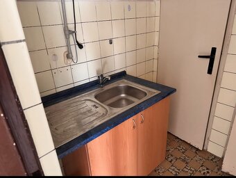 PRONÁJEM NEBYTOVÝCH PROSTOR V PORUBĚ 95 m2 - 8