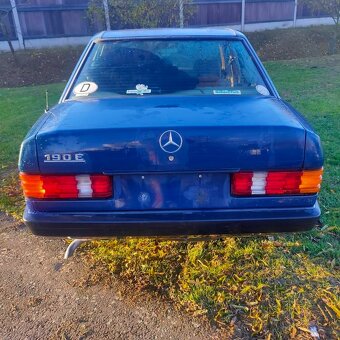 Mercedes Benz 190E - 8