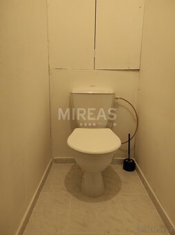 Čelákovice, podnájem bytu 1+1/L, 34 m2, okr. Praha - východ - 8
