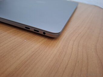 MacBook PRO 13 palců I7 16 RAM 512SSD UKRAINE KEYS - 8