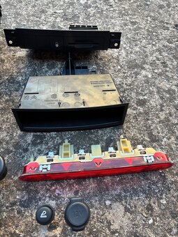 Dily z vozu Peugeot 207 (2006-2012) - 8