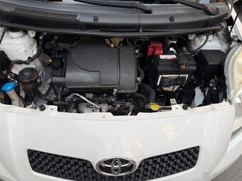 Toyota Yaris 1,0i - 8