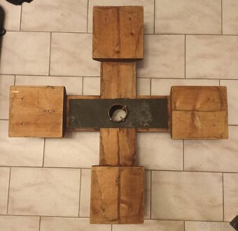 Masivní stojan na vánoční stromeček - průměr 78 cm, dřevo - - 8