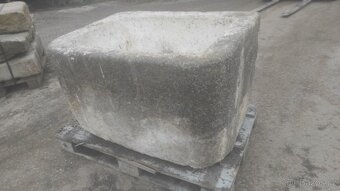 Stará kamenná stírka, kamenka, koryto, 104x80x64 cm - 8