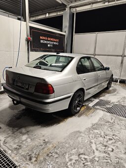 BMW E39 - 8