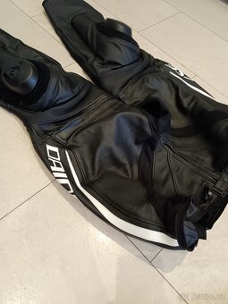 Dainese Laguna Seca 4-Pánská kožená moto kombinéza - 8