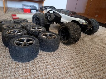 RC Traxxas erevo - 8