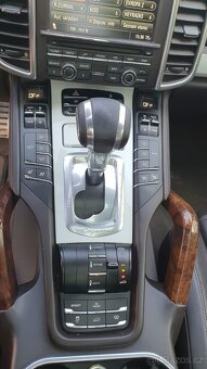 Porsche Cayenne S 3,0I Hybrid 245kw Benzín - 8