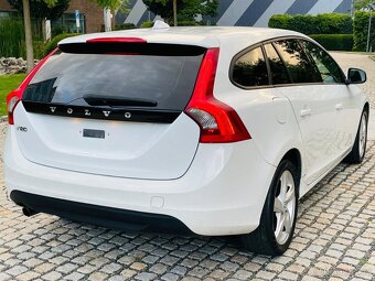 Volvo V60 2.0D 120KW 5VÁLEC MANUÁL CITY SAFETY BLUETOOTH - 8