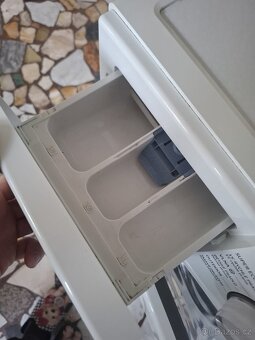 Pračka a lednička za 4000 kč - 8
