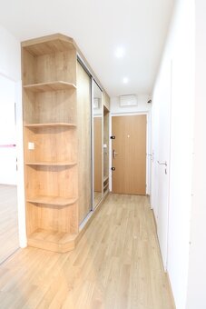 Prodej bytu 3+1, 68 m2/L, Hradec Králové - ul. Na Kotli. - 8