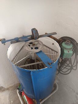 Včelařské potřeby. - 8