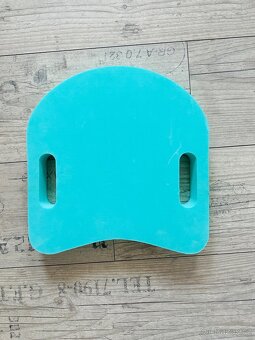 Plavecká deska Tutee, Learn Junior 30×31×3,8 cm - 8