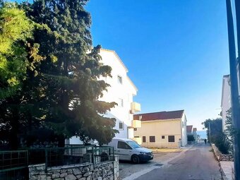 ☀NOVALJA (HR) - 2-izbový apartmán s terasou v 2.rade u mora - 8