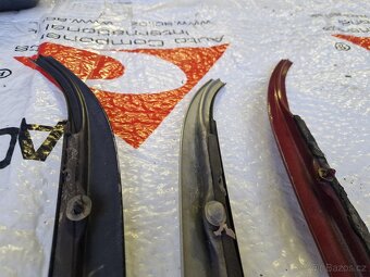 BMW e30 lišty kolem oken - 8