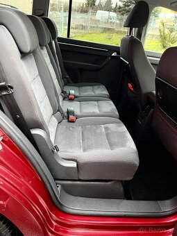 VOLKSWAGEN TOURAN 2011 - 8