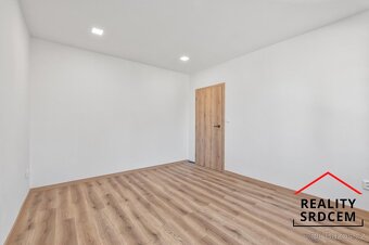 Pronájem bytu v os. vlast. 2+1+lodžie/57 m2 na ul. Nedbalova - 8