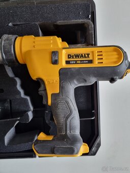 Vytlačovací pistole DeWALT DCE580D1 - 8