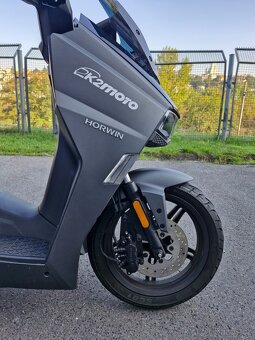 Horwin SK3 - předváděcí skútr - 8