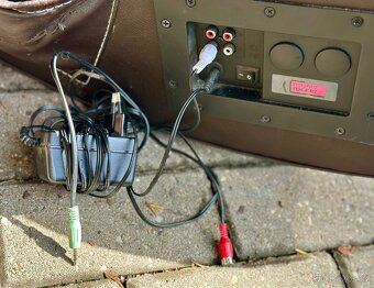 Herní a odpočinkové houpací křeslo s reproduktory - 8