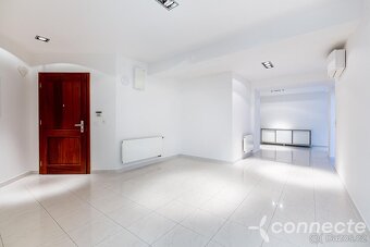 Výjimečný dvoupatrový loftový byt o rozloze 204 m s jedinečn - 8