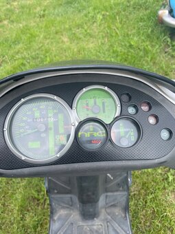 Skútr Piaggio 50 - 8