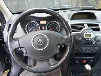 Renault Megane kombi 1.6i 82kW - 8